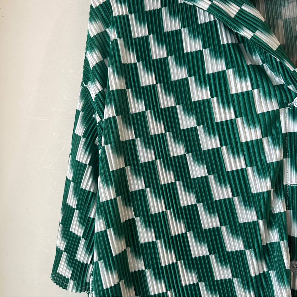 Green Ribbed Button-Front Top & Shorts Set - Picture 7 of 9